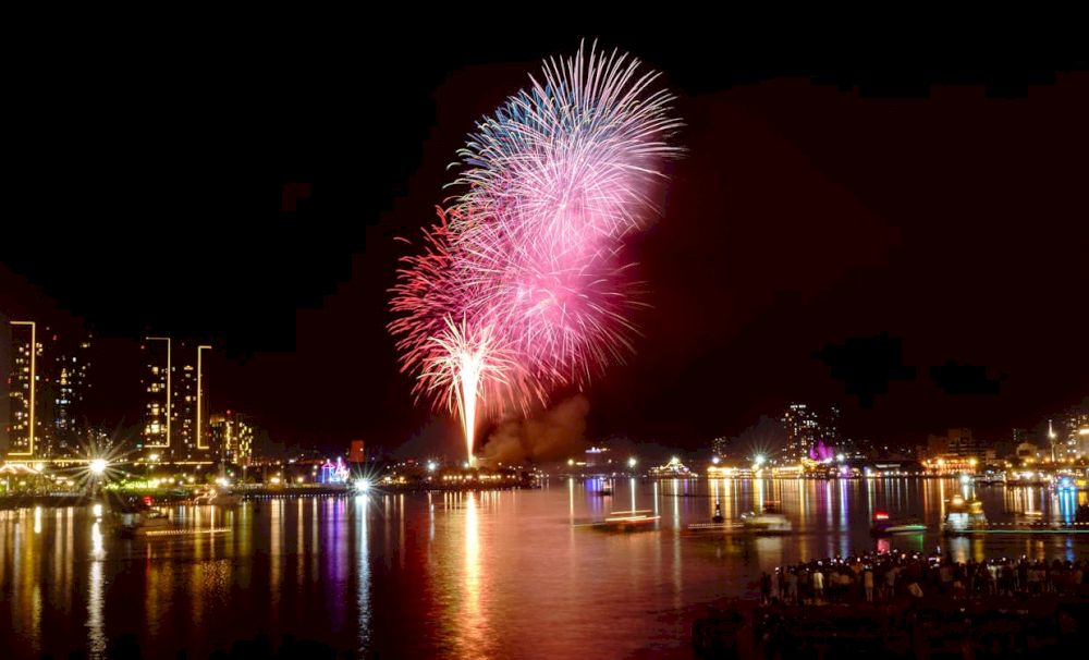 Experience vibrant city celebrations as locals and visitors gather to welcome the new year (Source: Pexels)